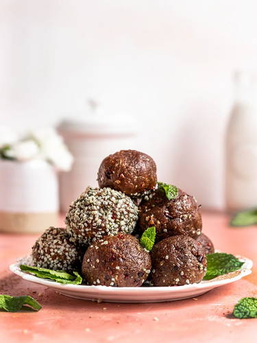 raw chocolate mint balls